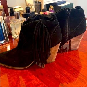 Steve Madden size 7 fringed booties